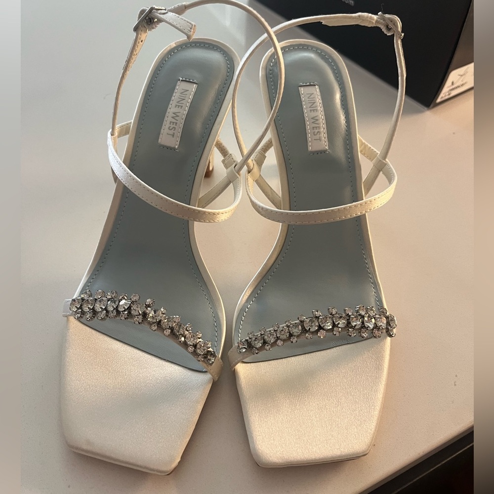 Nine West Ivory Heels with Sparkling Accents NWT